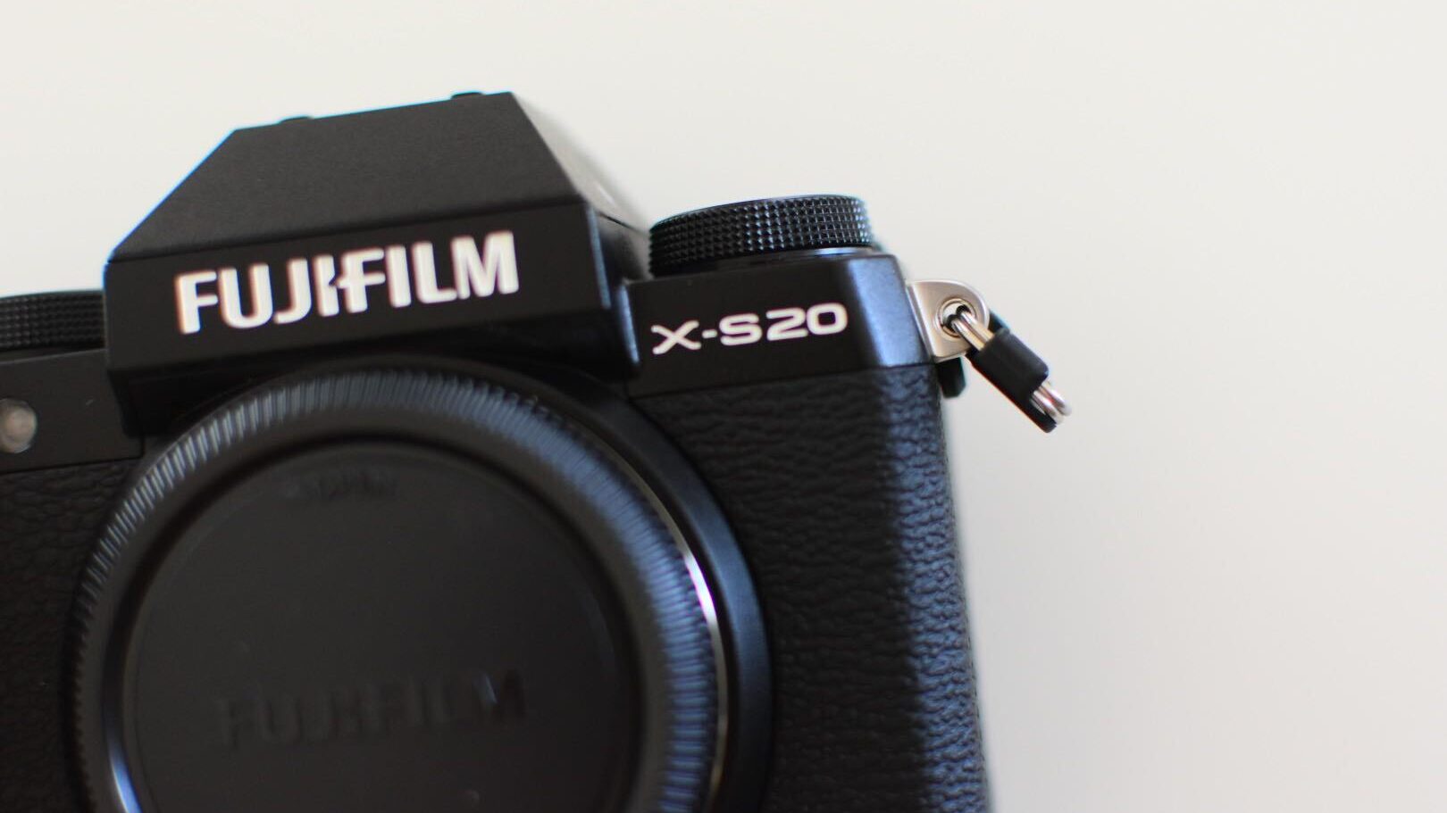 FUJIFILM X-S20の魅力を作例と共に徹底解説！富士フイルム最新カメラの実力を探る詳細レビュー